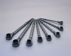 SINGLE-SIZE RATCHET WRENCH (Reversible Claw Type)