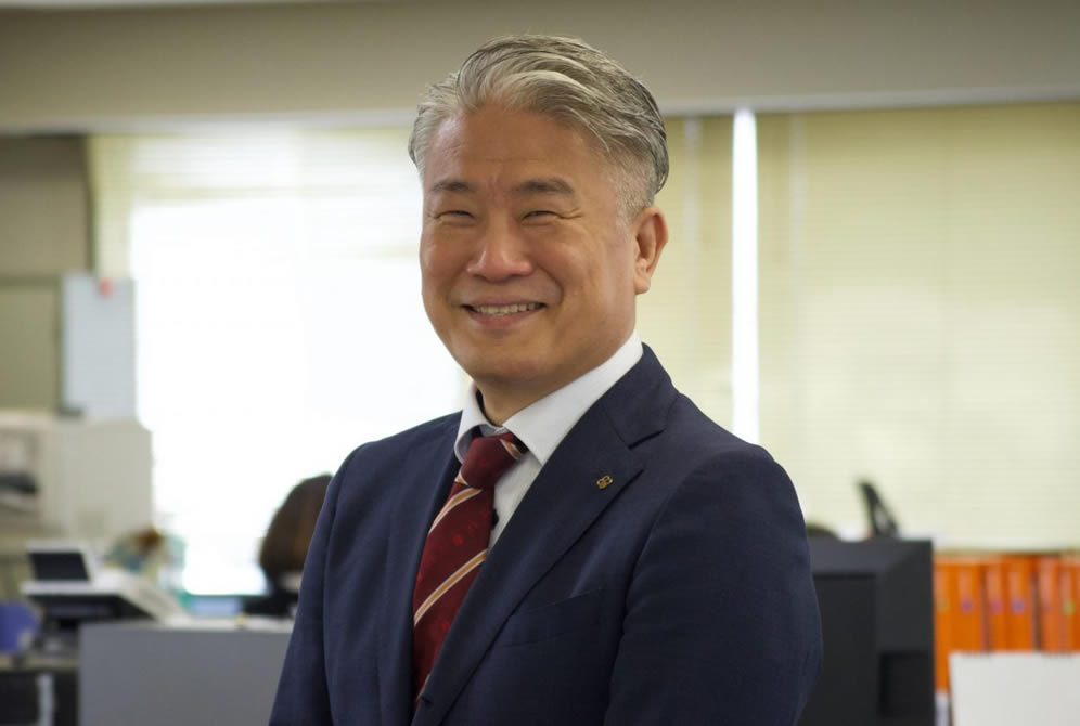プロフィール